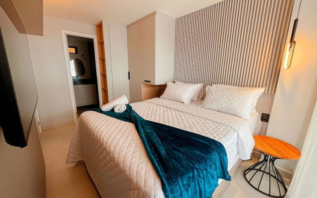 Hyde Park Premium - by Living