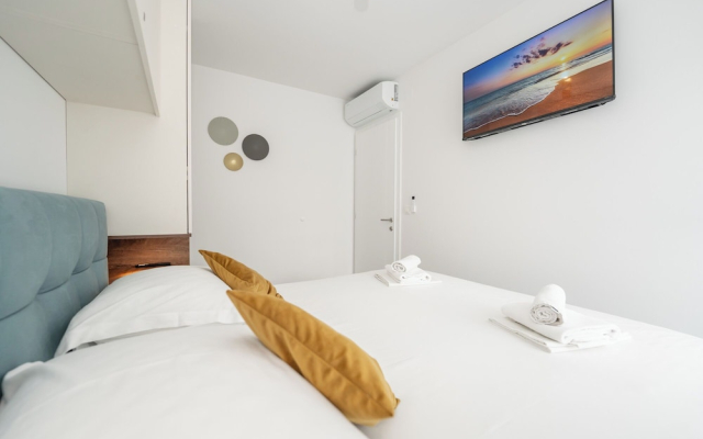Salt & Stone-apartment with private pool