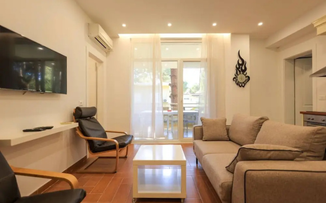 Lura Apartment 001 in Durr s