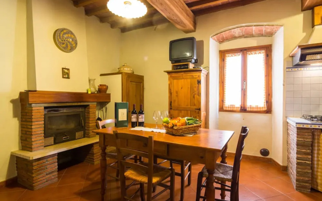 Rustic Mansion in Pian di Sco