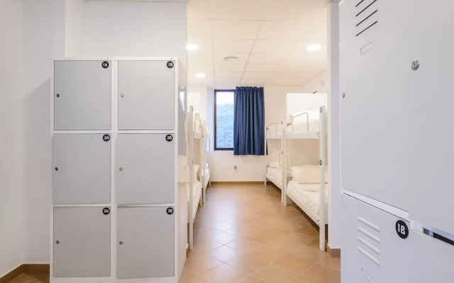 Benarraba Hostel