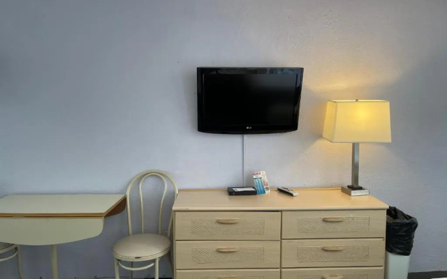 Monaco Motel - Wildwood Beach & Boardwalk