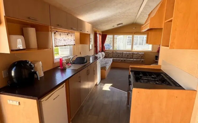3 Bed Caravan - Side Gated Decking, Wifi, Pets