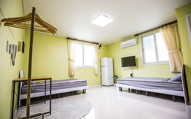 Seongsaneogeodeulang Guesthouse