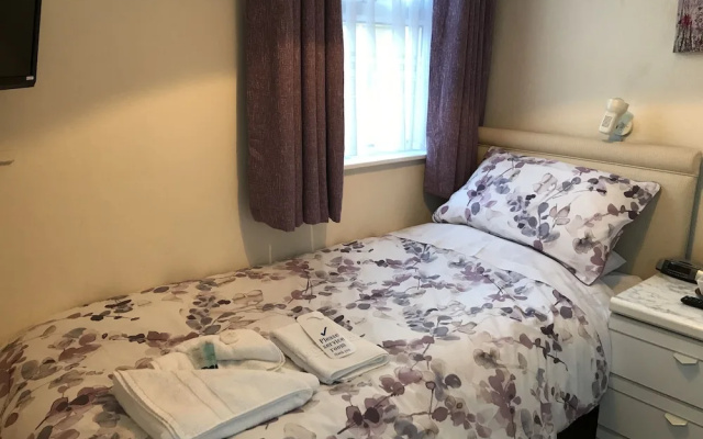 Acorn Lodge