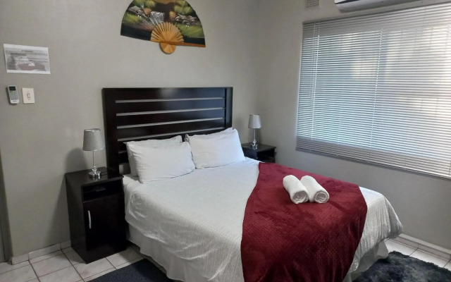 Elegant 1-Bedroom Apartment with pool.