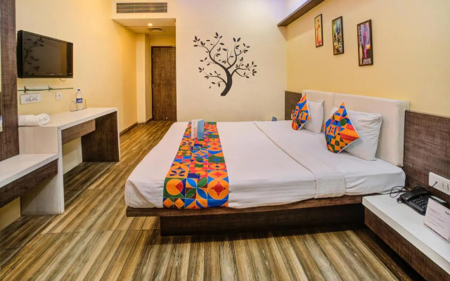 FabHotel Bee Town