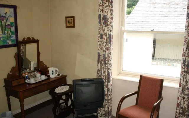 Woodhill House