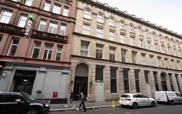 Отель The Loft Merchant City Central Location Великобритания, Глазго - отзывы, цены и фото номеров - забронировать отель The Loft Merchant City Central Location онлайн вид на фасад