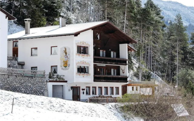 Stunning Apartment in Schnann With 2 Bedrooms and Wifi