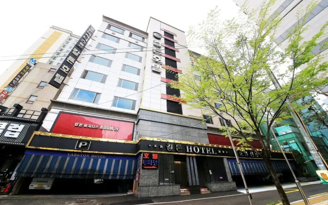Hwagok Carlton Hotel(화곡 칼튼호텔)