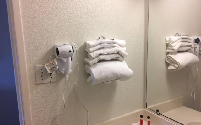 Motel 6 Raton