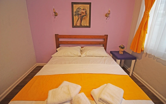 Eflatun Guest House