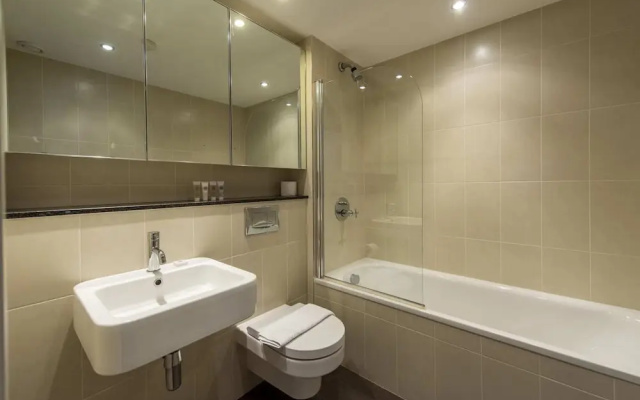 Lovely Home in Media City right by the Quays