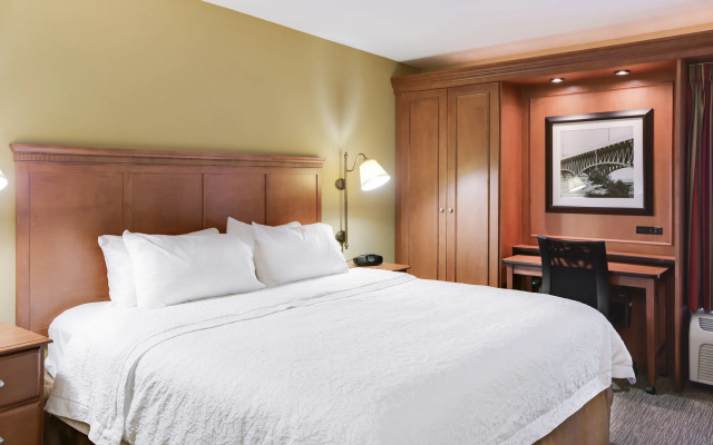 Pittsburgh Airport Inn and Suites