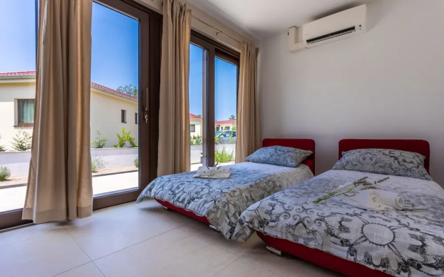VSG Resort - 200m from Beach, Pool, Sauna & Jacuzzi
