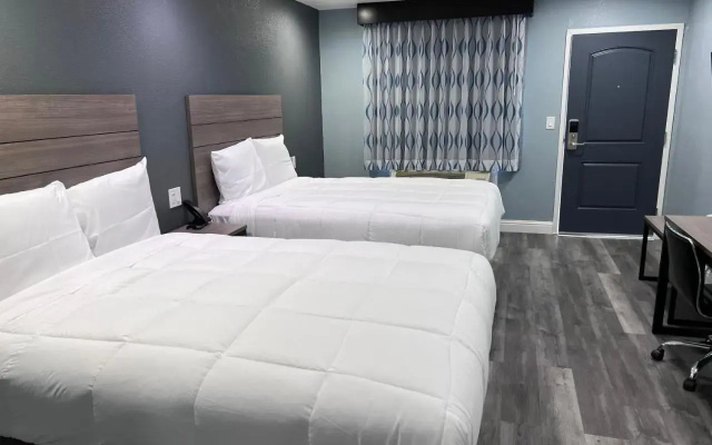 Travelodge Santa Cruz Riviera