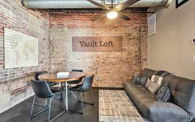 Sleek, Modern Loft in Downtown Springfield!