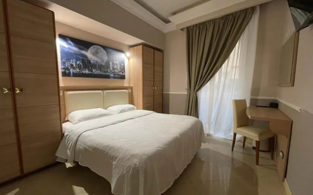 Love Spqr Suite