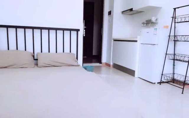 White Cloud Apartment