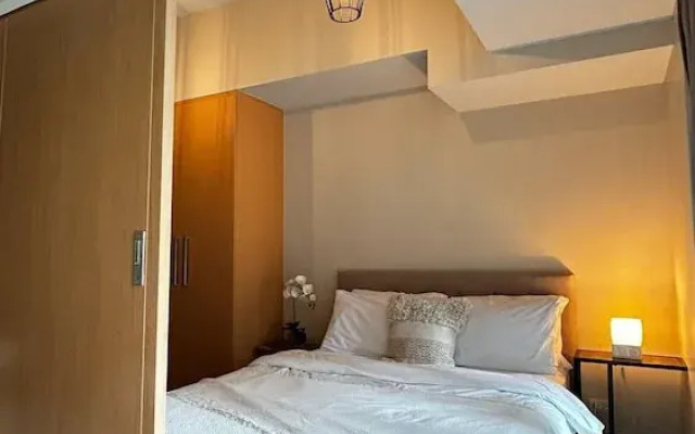 Uptown Parksuites Tower Two