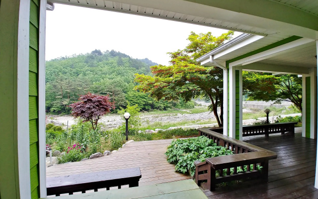 Yang Yang Sangol Yeohang Pension