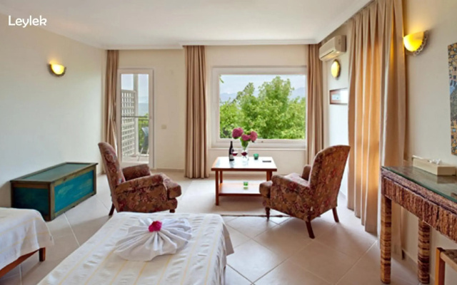 Ece Hotel Sovalye Island
