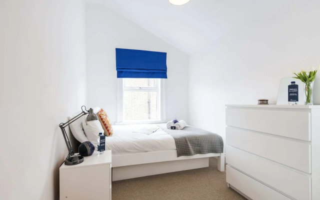 Charming Golborne Escape