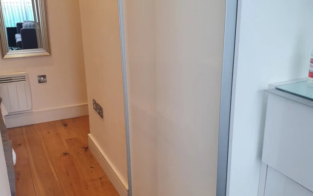 Stunning 1-bed Apartment in Hayes