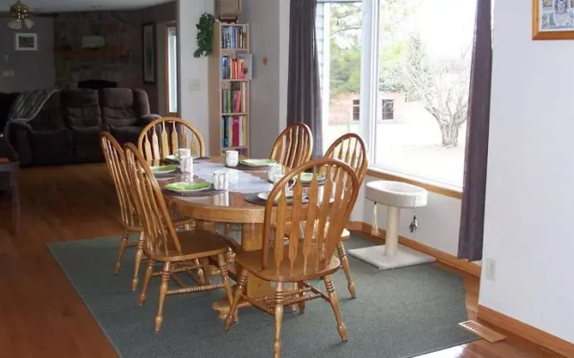 Krusi Retreat Bed & Breakfast Vacation Home