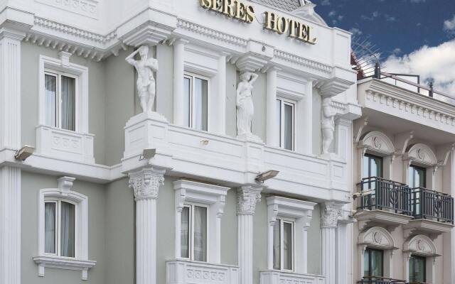 Seres Hotel вид на фасад