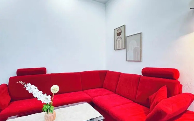 Cozy 1BR With Living Room Long Stay AKH