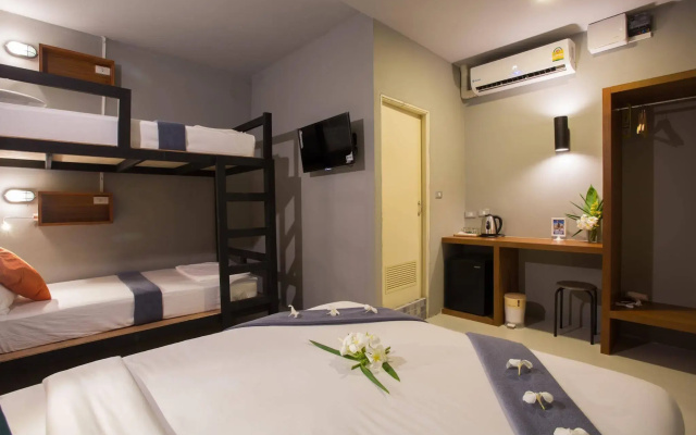 Holiday Station Hostel