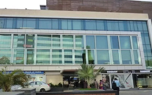 Hotel Charan Plaza