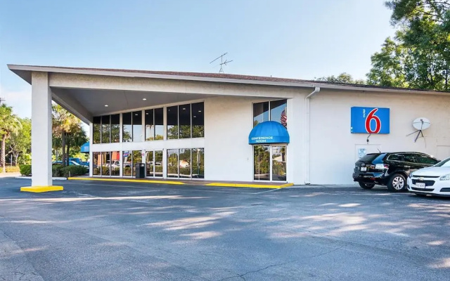 Motel 6 Tampa - Fairgrounds
