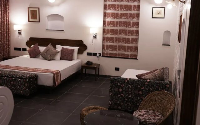 Village Machaan Resort