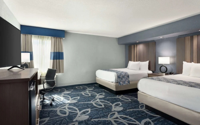 Quality Inn Shawnee North I-40