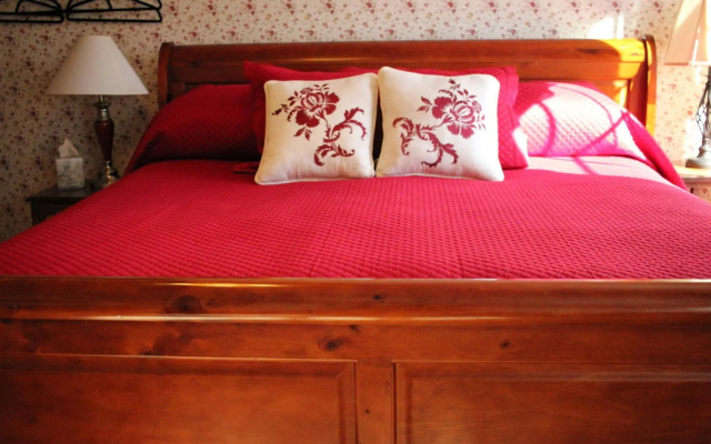 The Historic Requa Inn