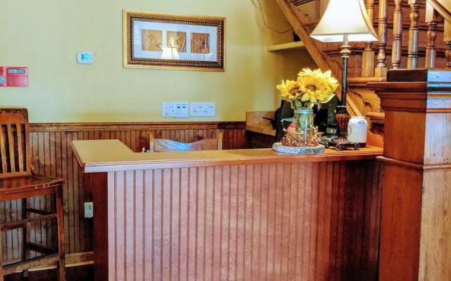 Grand Lux Inn