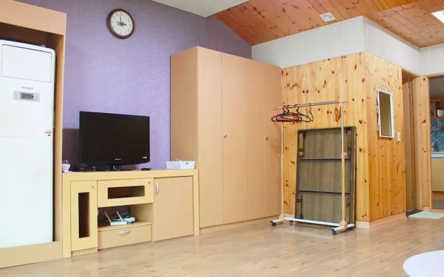 Taean Tree Pine Pension and Guest House