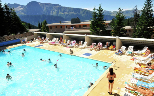 Restful apartment with a balcony located in Chamrousse