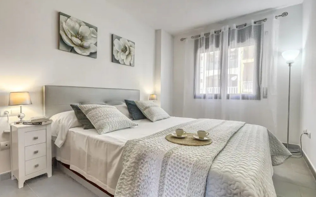 Coastal Getaway in Empuriabrava for 4