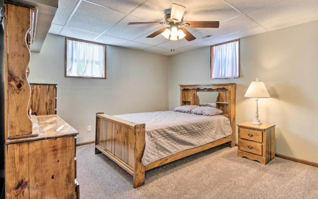 Lakeside Abode: 13 Mi to Silver Dollar City!