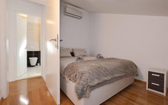 Apartment Leo