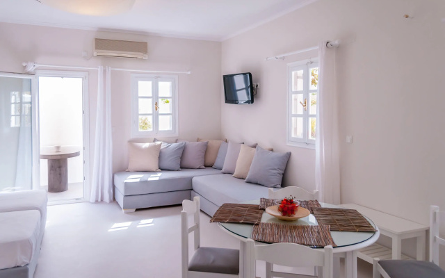 Milos Bay Suites