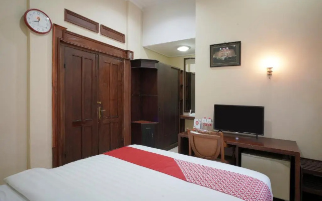 OYO 804 Ndalem Maharani Guest House