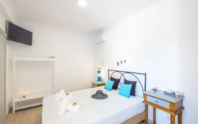 Townhouse Aqua