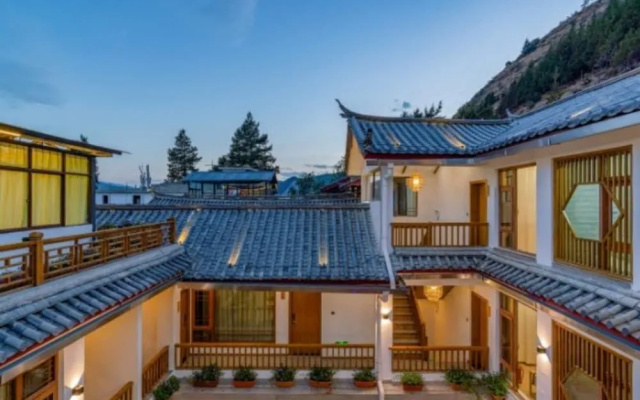 Floral Hotel · Rushuang Courtyard Lijiang