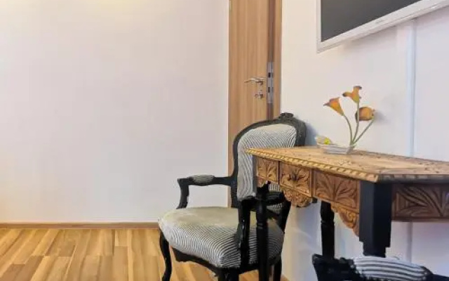 Old Town Apartment