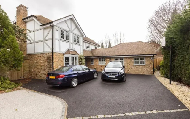 1 Bed Studio Sleeps 2 -patio -garden -dogs Ok